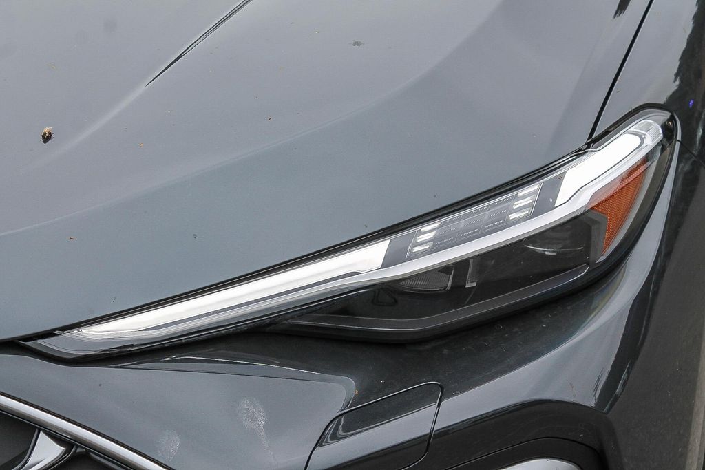 Thumbnail: 2025 Audi SQ5 - 20