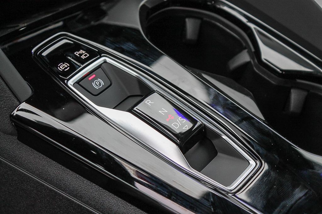 Thumbnail: 2025 Audi SQ5 - 28