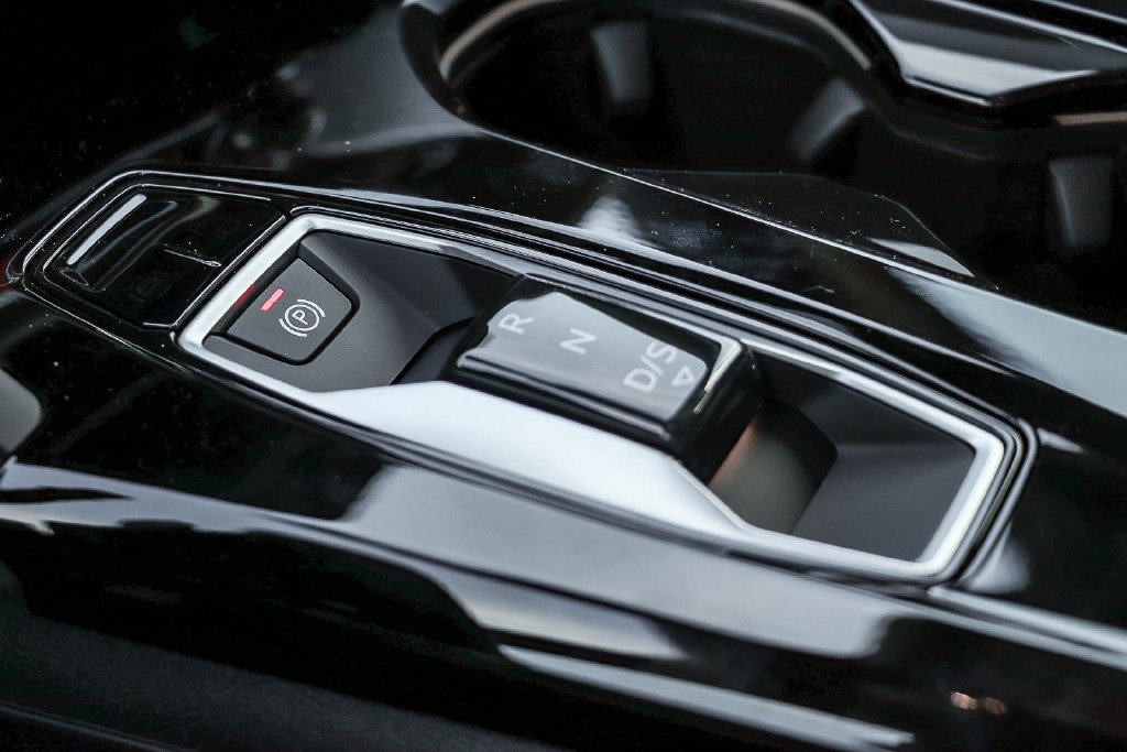 Thumbnail: 2026 Audi SQ5 - 20