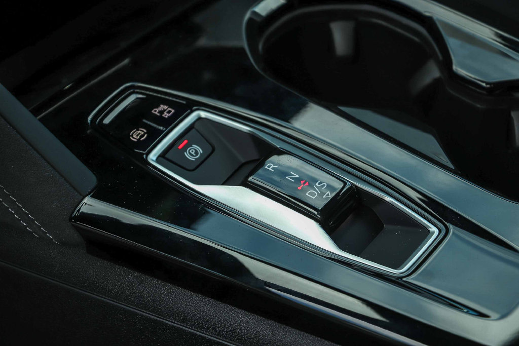 Thumbnail: 2026 Audi SQ5 - 14