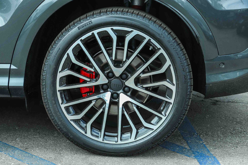 Thumbnail: 2026 Audi SQ5 - 21
