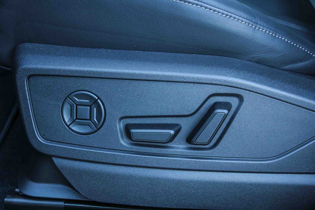 Thumbnail: 2025 Audi Q5 - 25