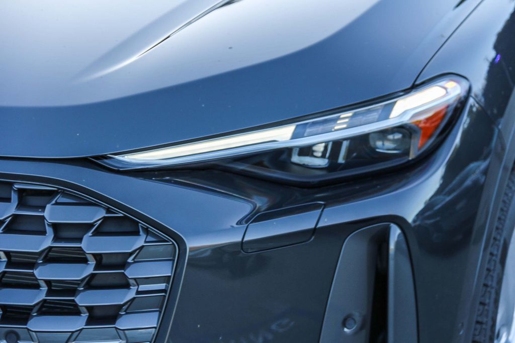 Thumbnail: 2025 Audi Q5 - 20