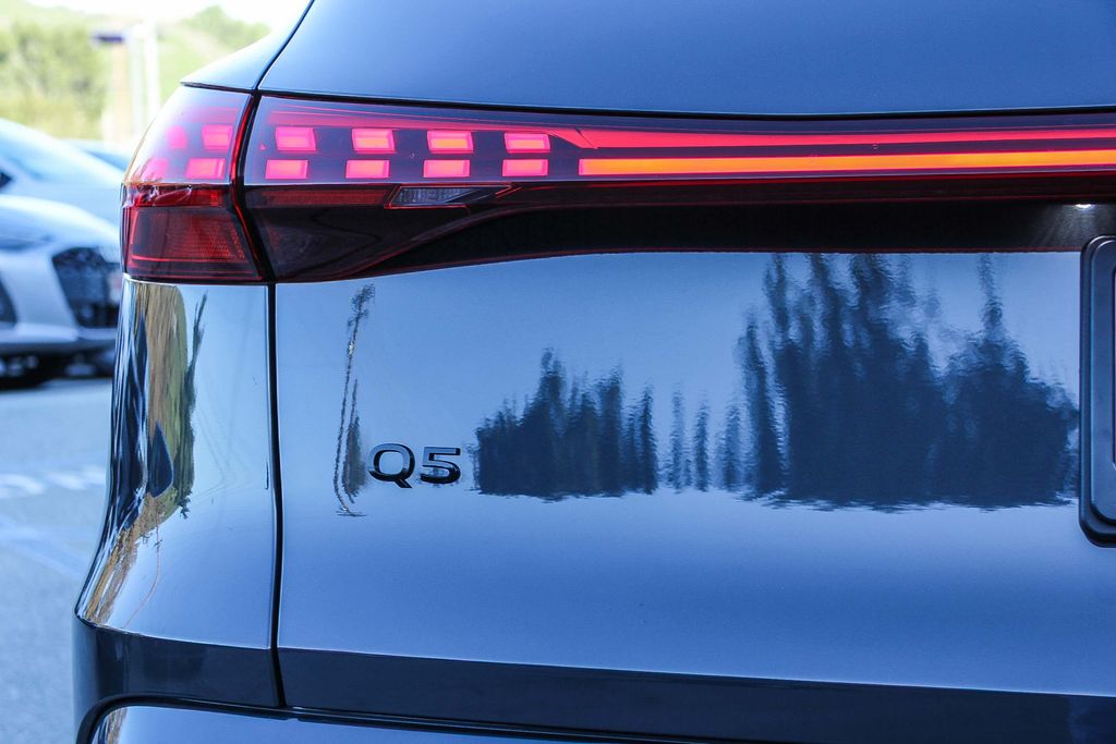 Thumbnail: 2025 Audi Q5 - 6