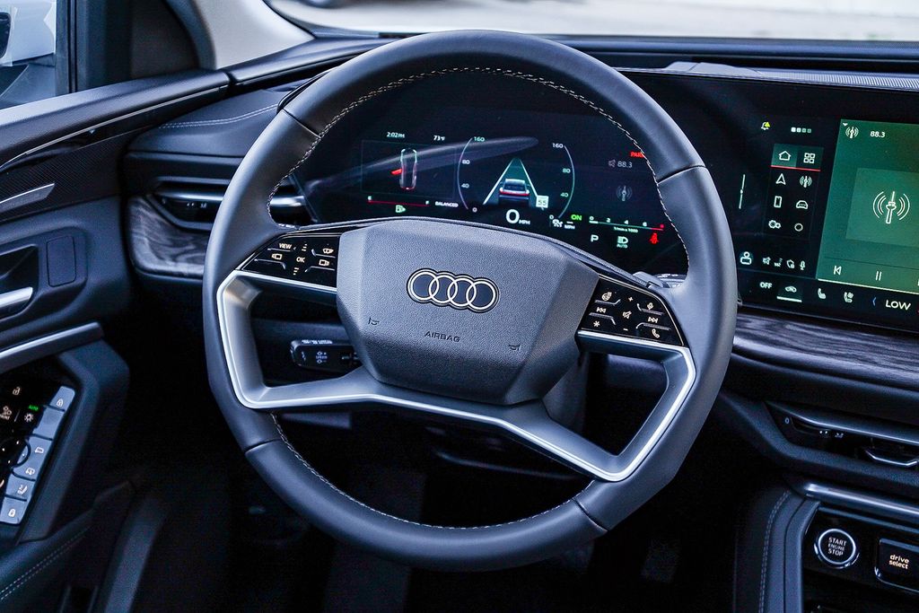 Thumbnail: 2025 Audi Q5 - 9