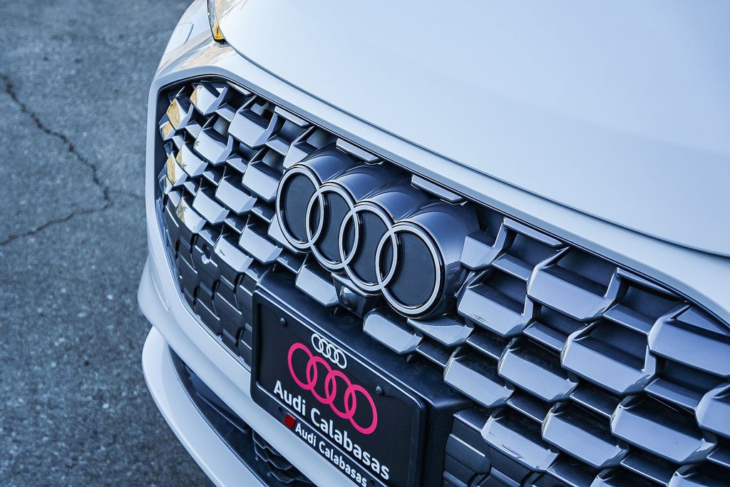 Thumbnail: 2025 Audi Q5 - 6