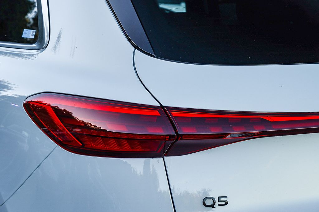 Thumbnail: 2025 Audi Q5 - 20