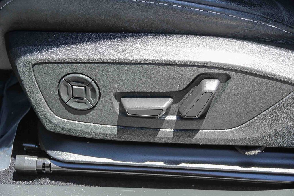 Thumbnail: 2023 Audi Q4 e-tron - 23