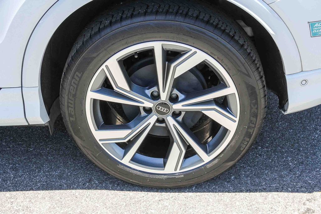 Thumbnail: 2023 Audi Q4 e-tron - 21
