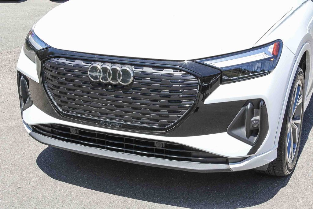 Thumbnail: 2023 Audi Q4 e-tron - 20