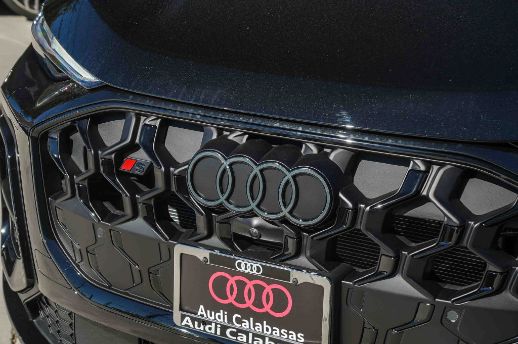 Thumbnail: 2026 Audi SQ5 - 18