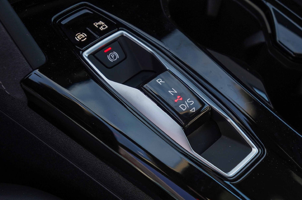 Thumbnail: 2026 Audi SQ5 - 14