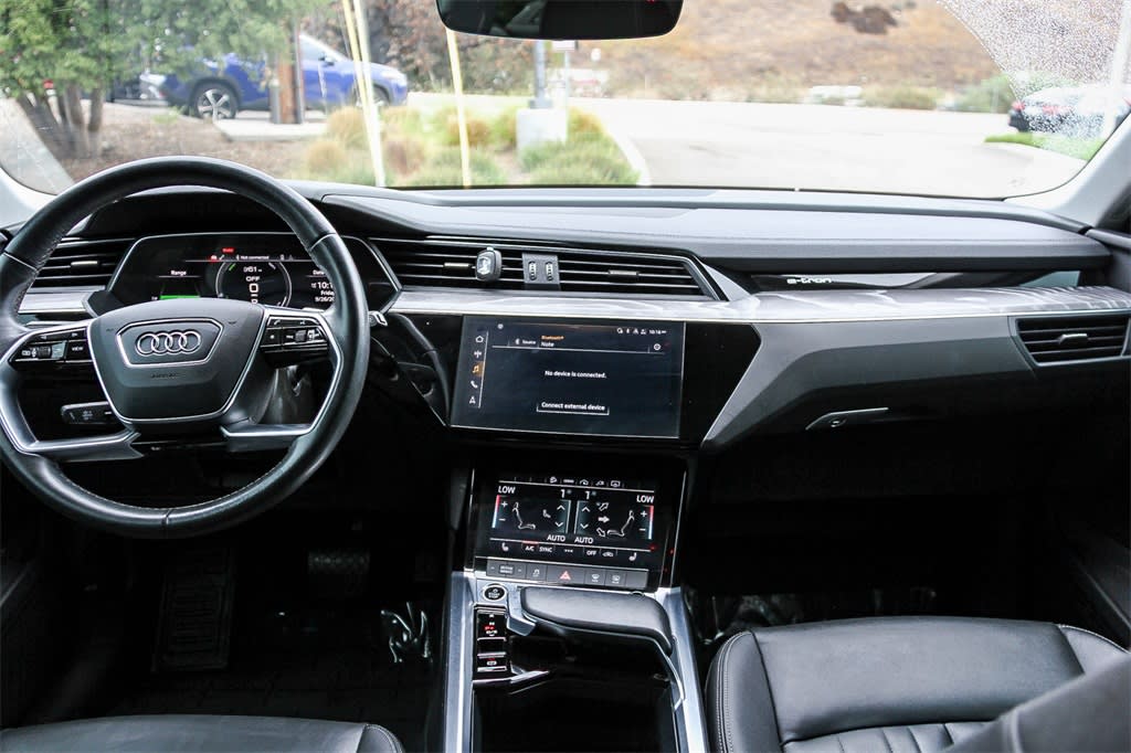 Thumbnail: 2024 Audi Q8 e-tron - 2