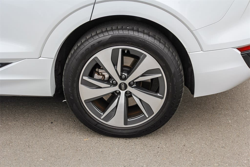 Thumbnail: 2024 Audi Q8 e-tron - 21