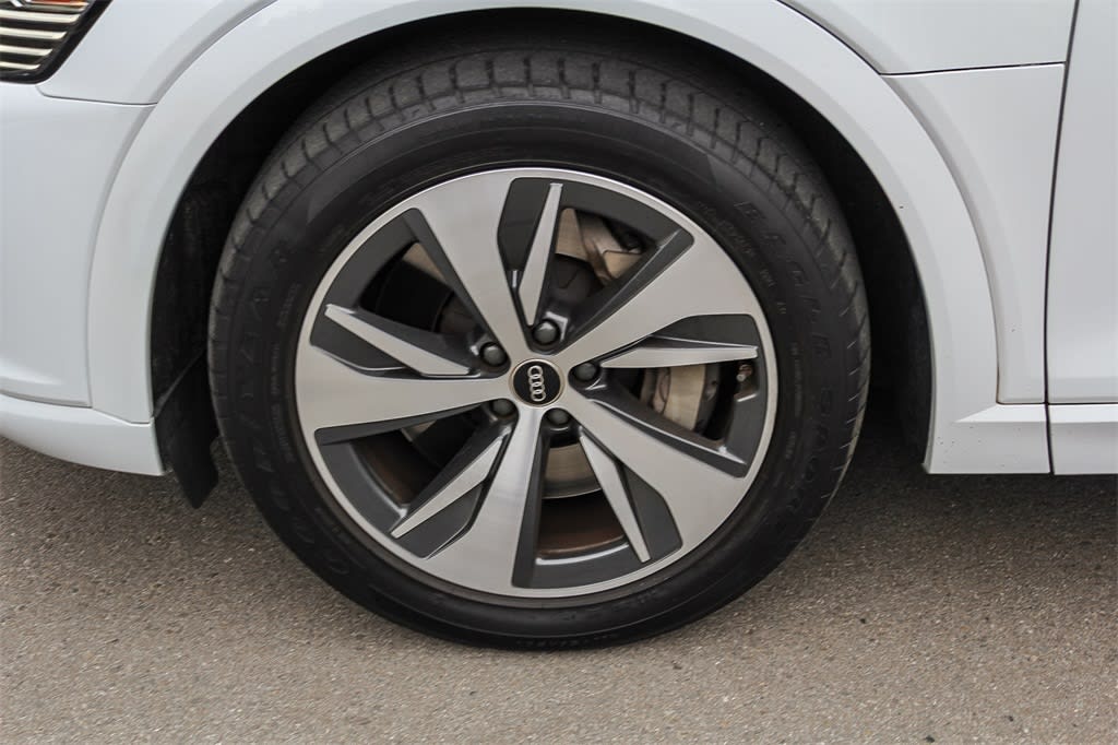 Thumbnail: 2024 Audi Q8 e-tron - 6