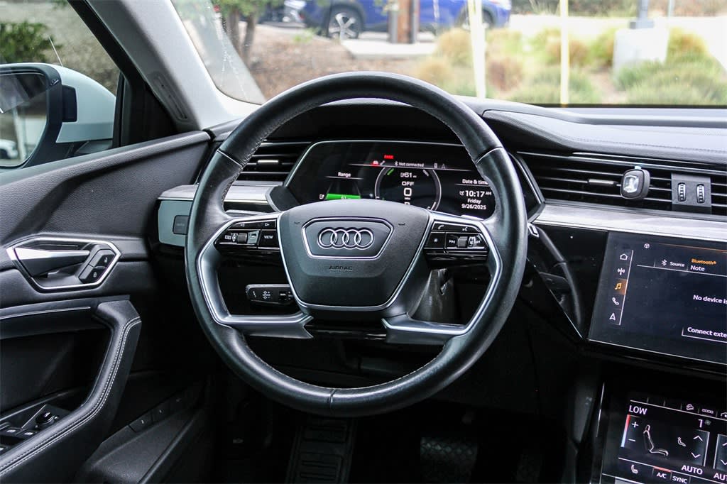 Thumbnail: 2024 Audi Q8 e-tron - 8