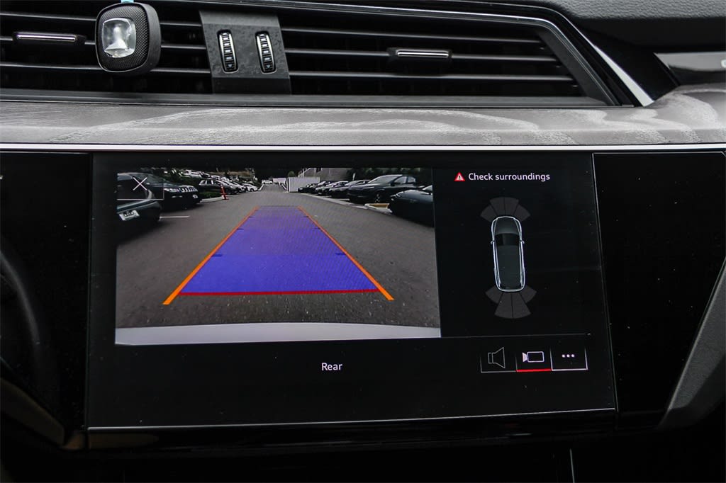 Thumbnail: 2024 Audi Q8 e-tron - 27