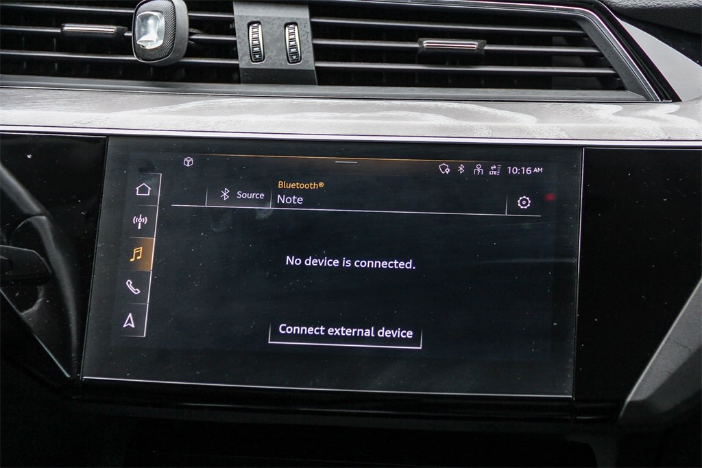 Thumbnail: 2024 Audi Q8 e-tron - 24