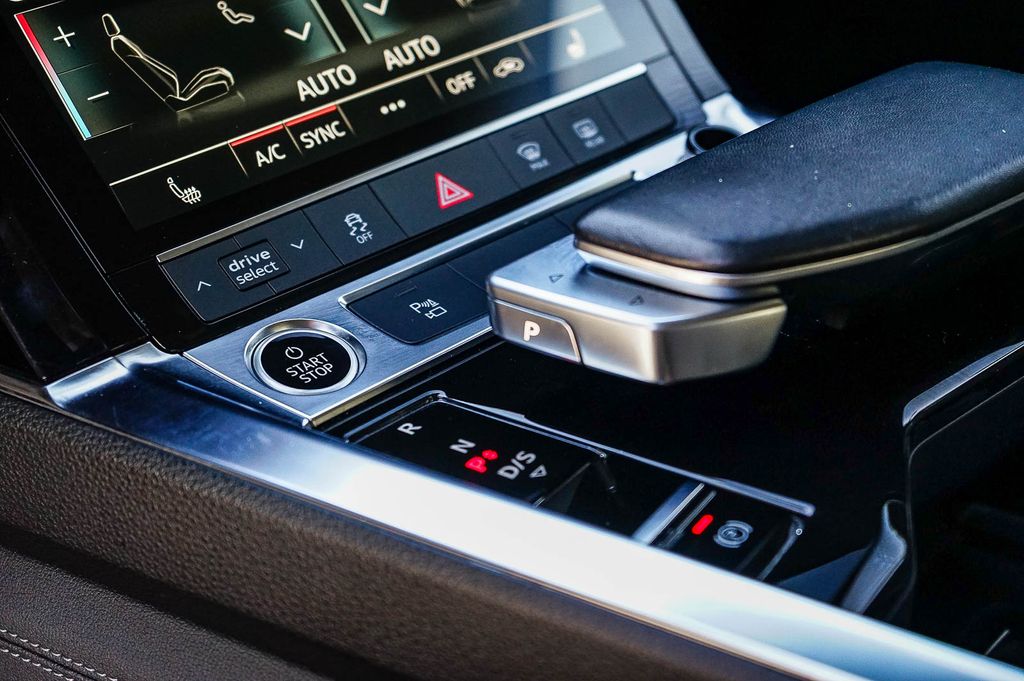 Thumbnail: 2024 Audi Q8 e-tron - 6