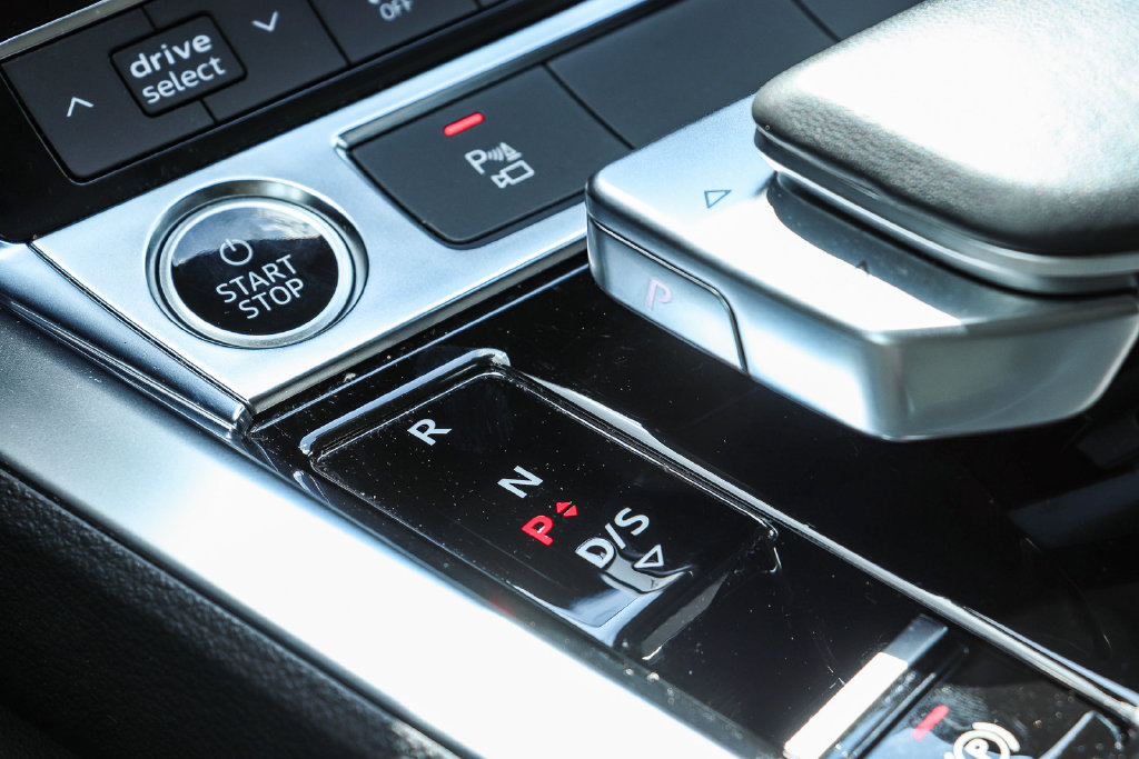 Thumbnail: 2024 Audi Q8 e-tron - 14
