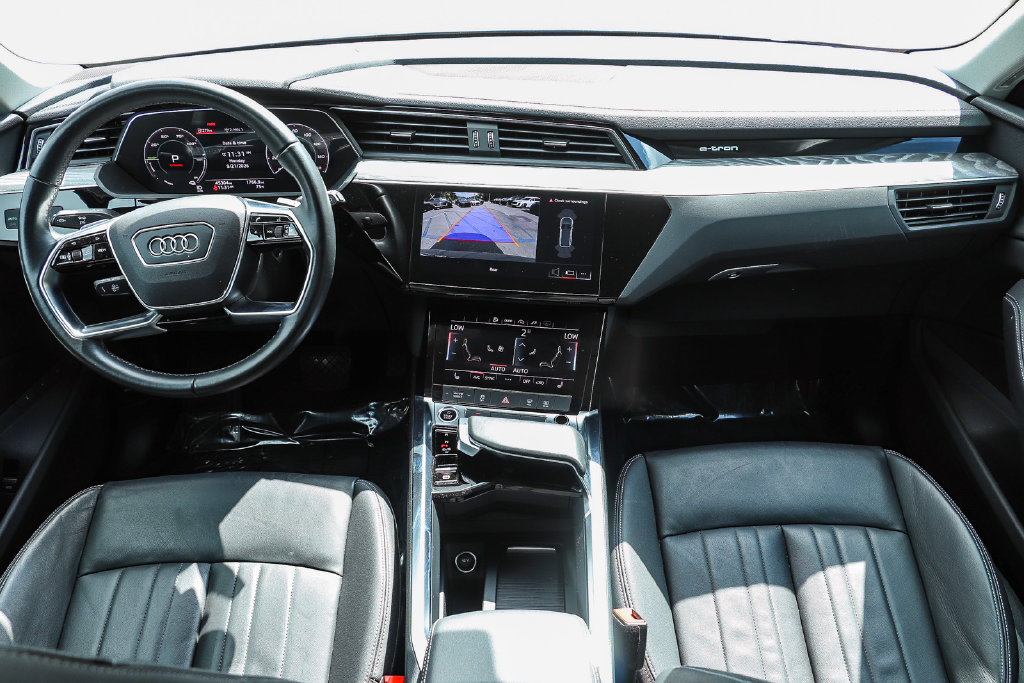Thumbnail: 2024 Audi Q8 e-tron - 2