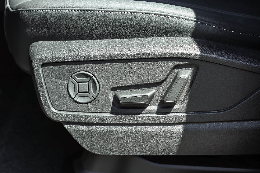 Thumbnail: 2026 Audi Q5 - 22