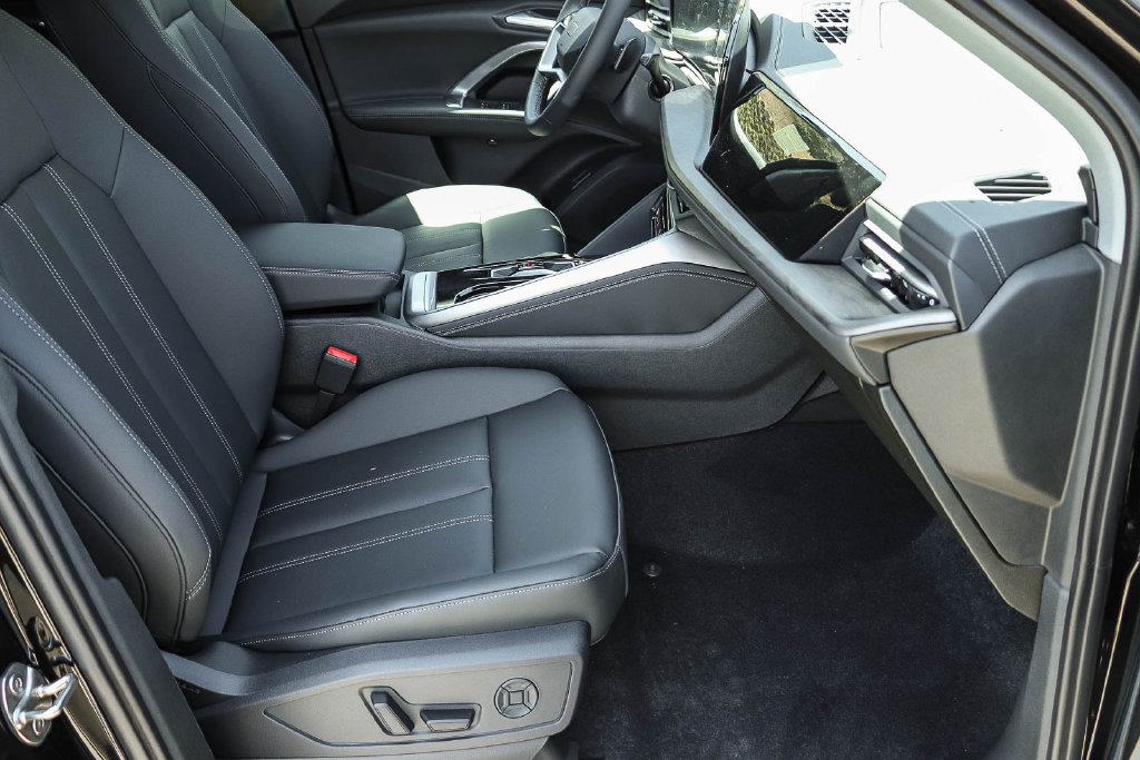 Thumbnail: 2026 Audi Q5 - 26