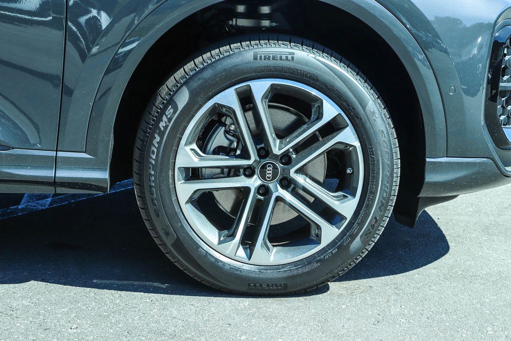 Thumbnail: 2026 Audi Q5 - 7