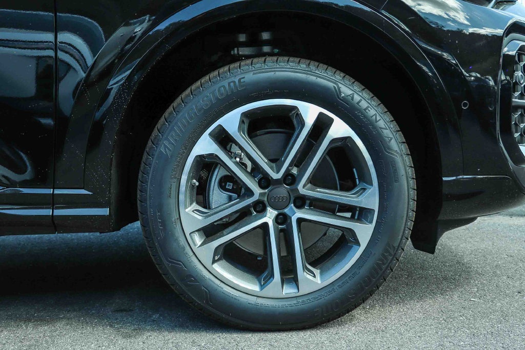Thumbnail: 2026 Audi Q5 - 6