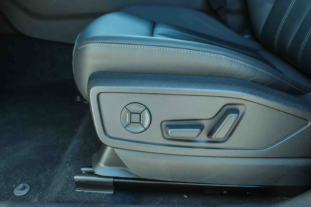 Thumbnail: 2026 Audi Q5 - 26
