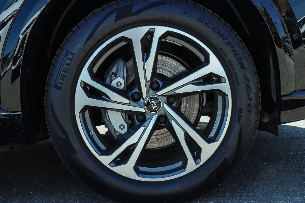 Thumbnail: 2027 Audi Q6 e-tron - 22