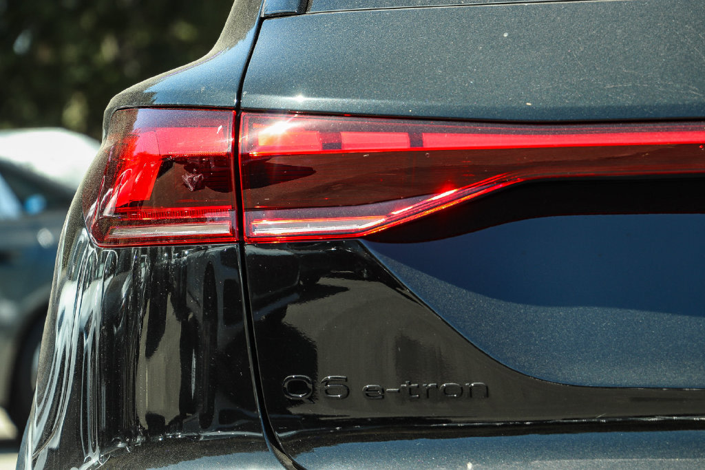 Thumbnail: 2027 Audi Q6 e-tron - 20