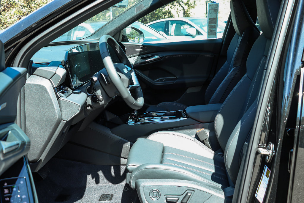 Thumbnail: 2027 Audi Q6 e-tron - 9