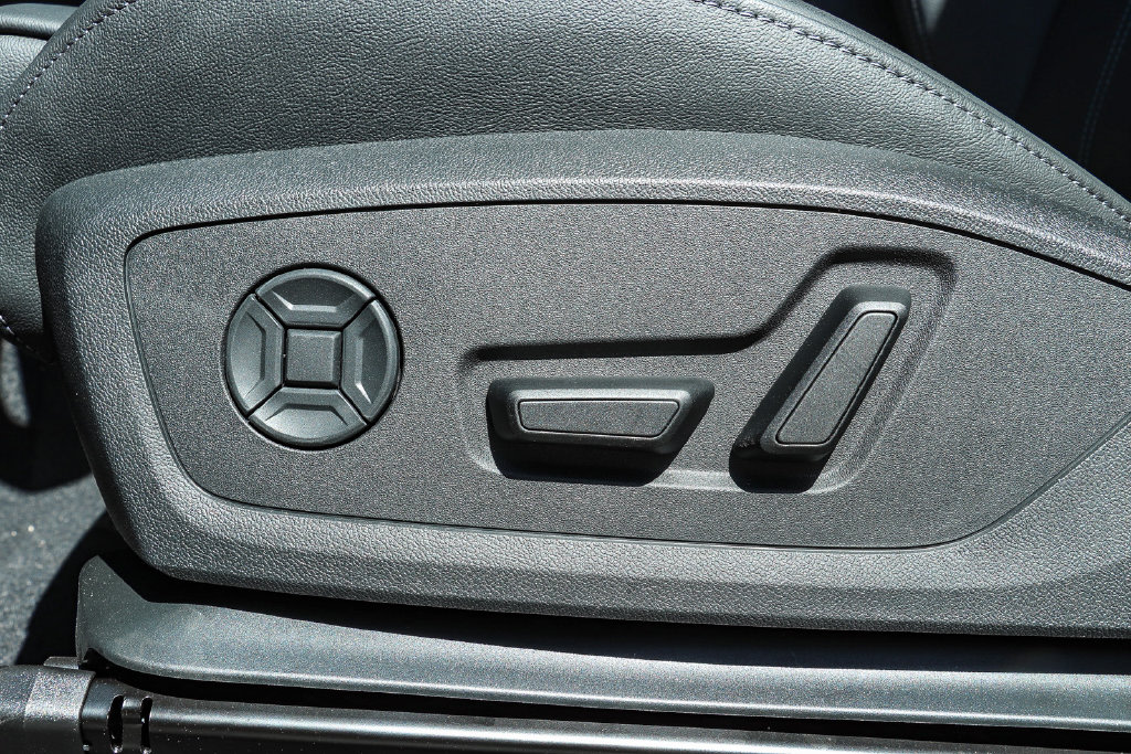 Thumbnail: 2027 Audi Q6 e-tron - 25