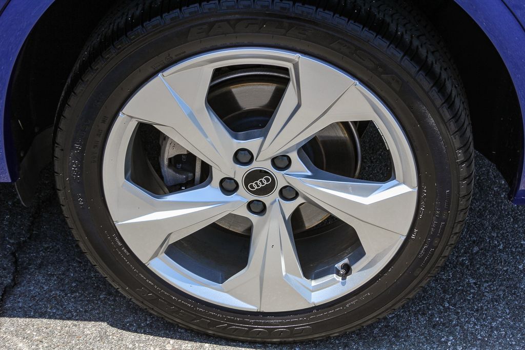 Thumbnail: 2021 Audi Q5 - 20