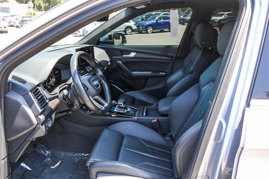 Thumbnail: 2022 Audi Q5 - 11