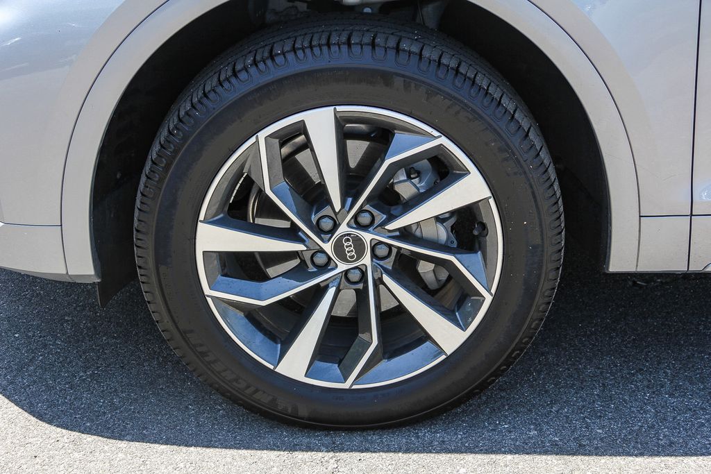 Thumbnail: 2022 Audi Q5 - 7