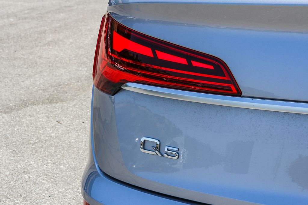 Thumbnail: 2022 Audi Q5 - 6