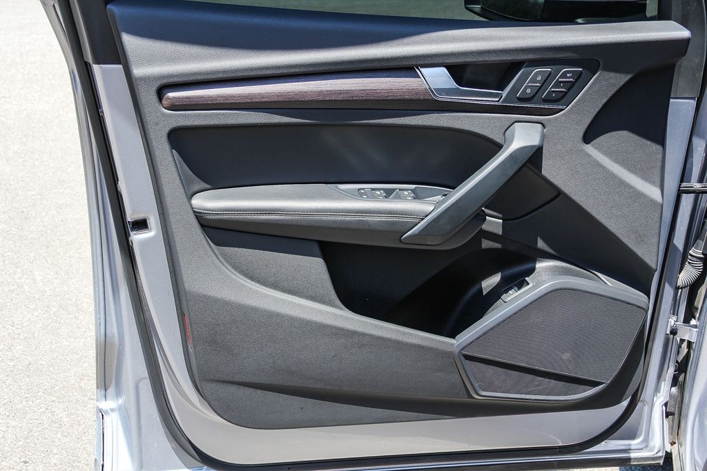 Thumbnail: 2022 Audi Q5 - 25