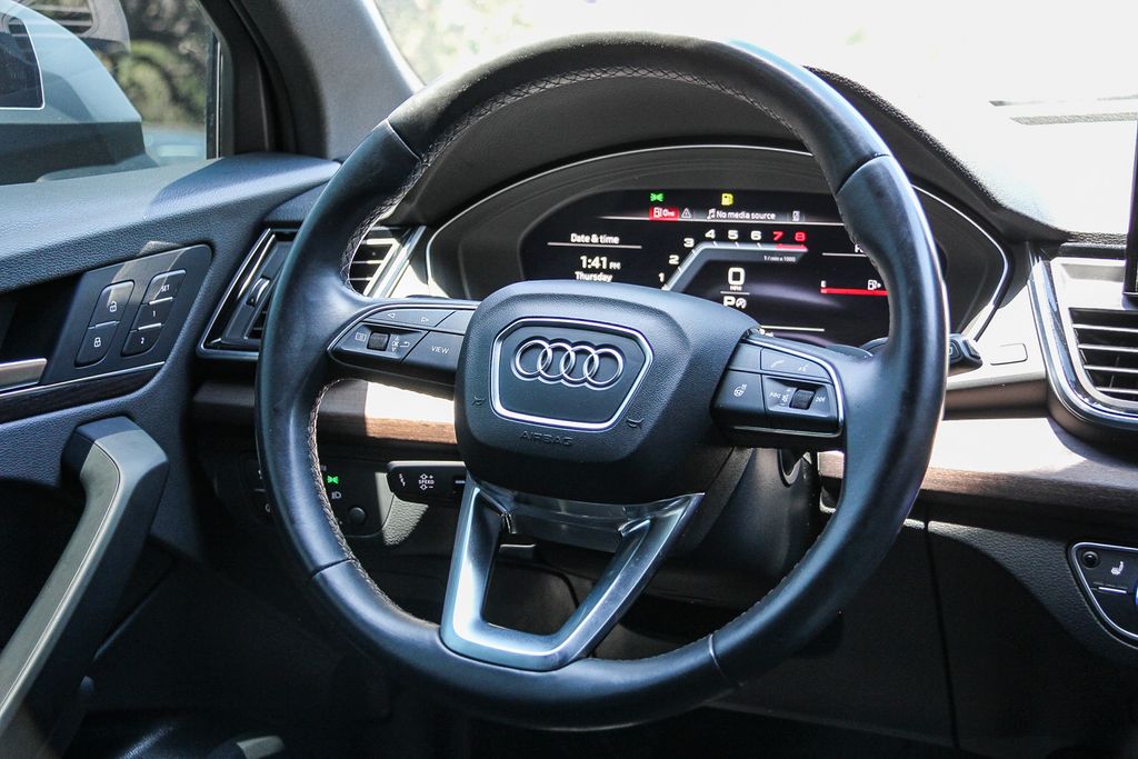 Thumbnail: 2022 Audi Q5 - 9