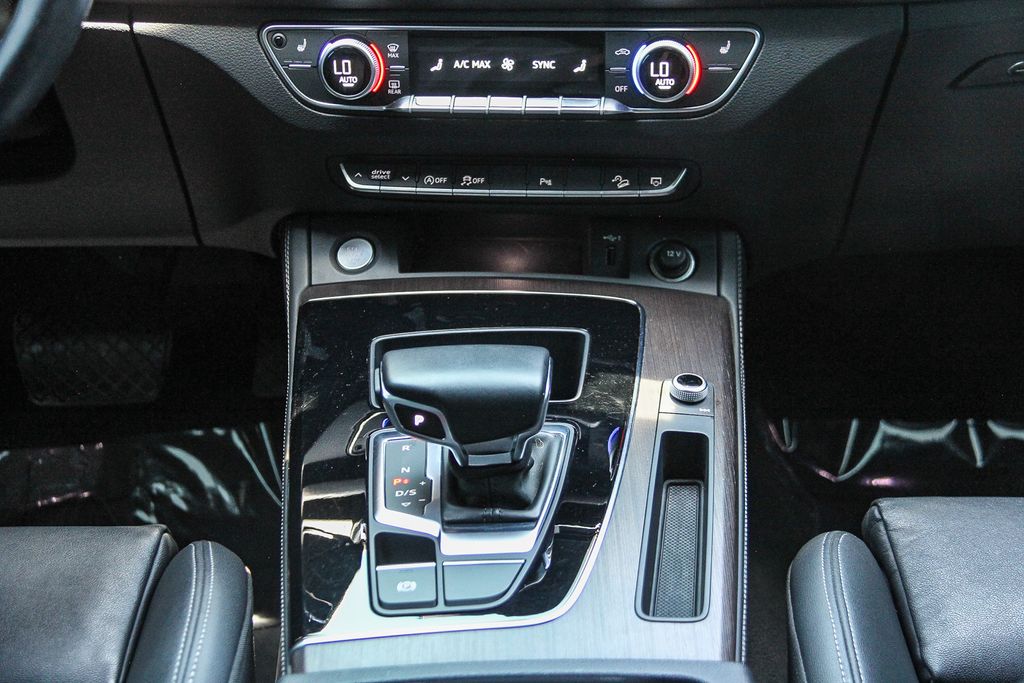 Thumbnail: 2022 Audi Q5 - 14
