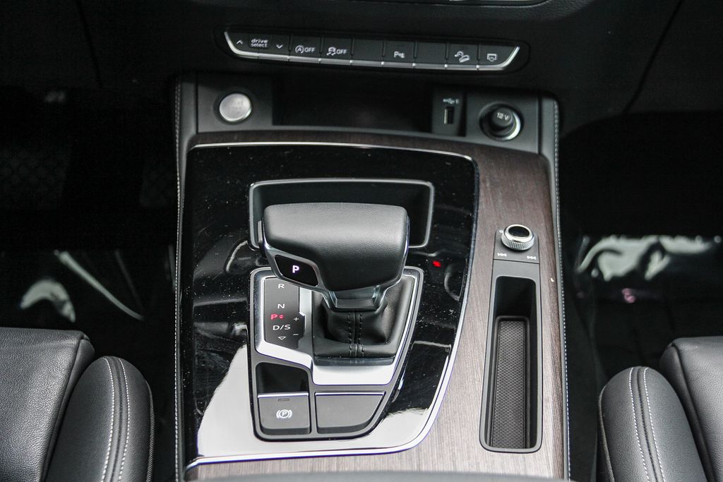 Thumbnail: 2023 Audi Q5 - 13