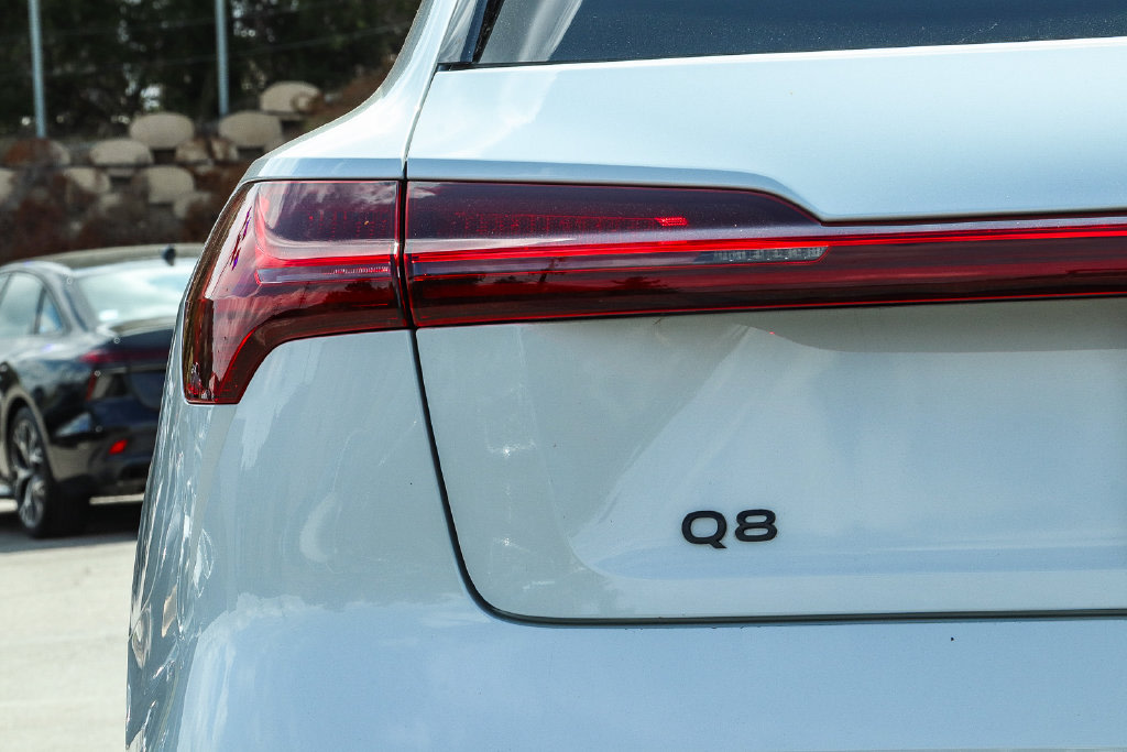 Thumbnail: 2024 Audi Q8 e-tron - 23