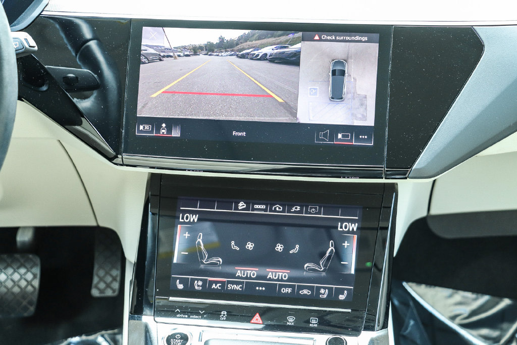 Thumbnail: 2024 Audi Q8 e-tron - 15