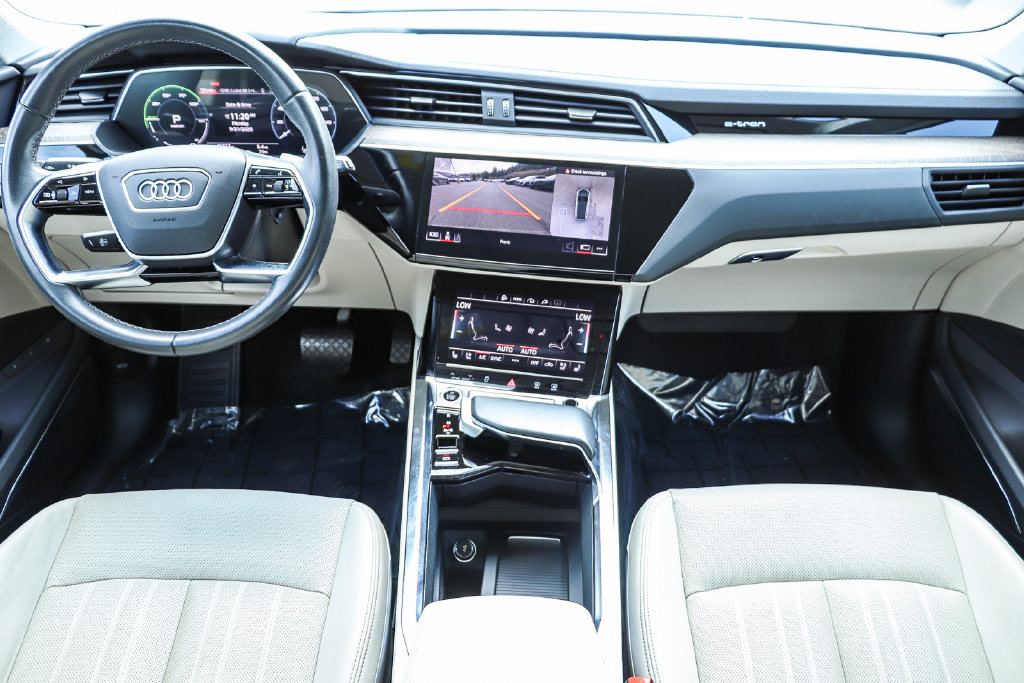 Thumbnail: 2024 Audi Q8 e-tron - 2