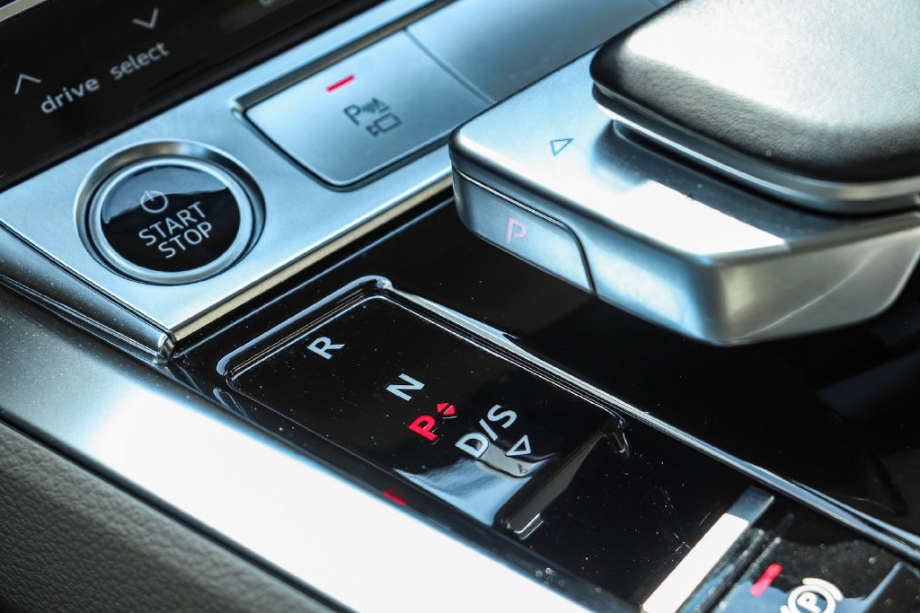 Thumbnail: 2024 Audi Q8 e-tron - 16