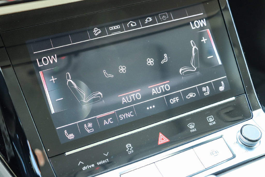 Thumbnail: 2024 Audi Q8 e-tron - 28