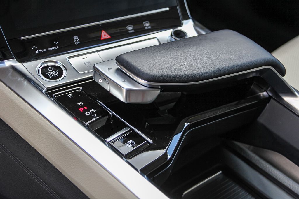 Thumbnail: 2024 Audi Q8 e-tron - 13