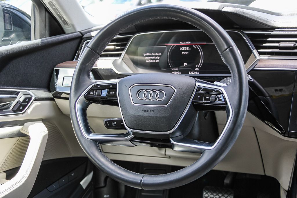 Thumbnail: 2024 Audi Q8 e-tron - 8