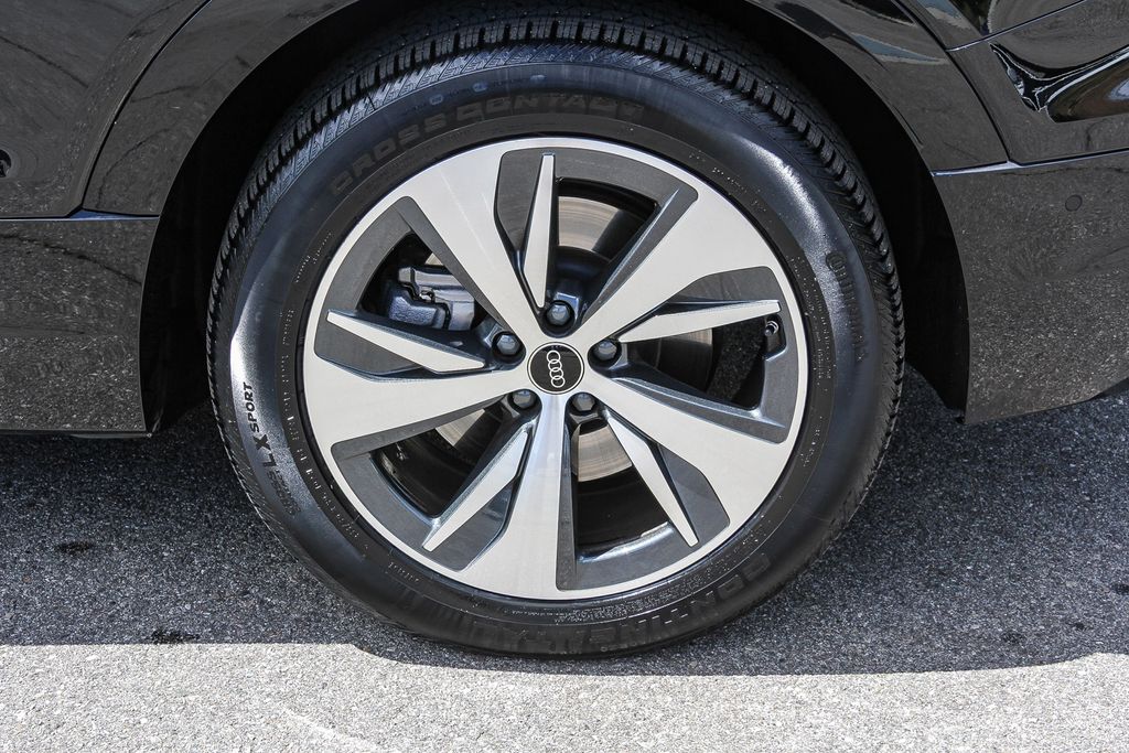 Thumbnail: 2024 Audi Q8 e-tron - 21